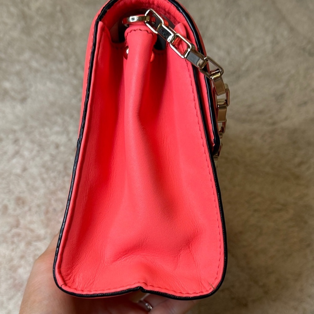 Kate Spade Surprise Coral Scarlett’s Carroll Park Shoulder Bag - Picture 7 of 15
